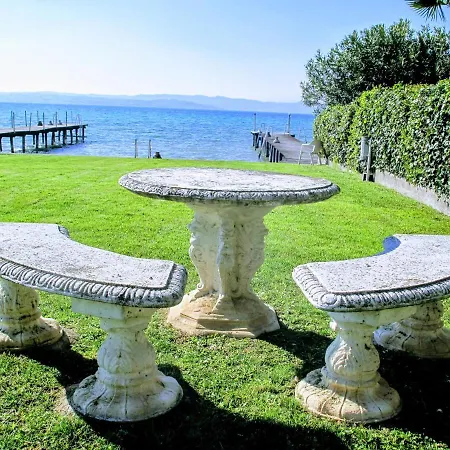 One Step From The - Italian Homing * Sirmione