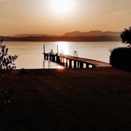 One Step From The - Italian Homing Apartment Sirmione